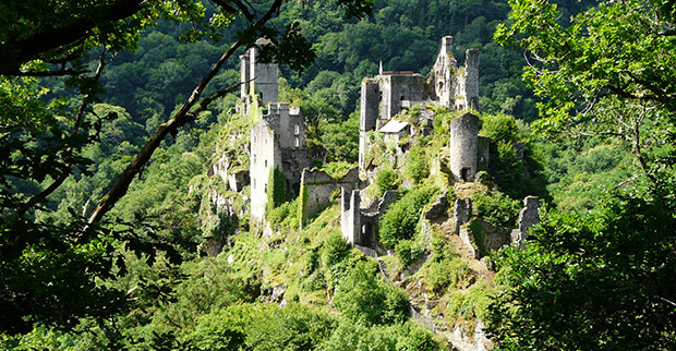 Les Tours de Merle : histoire et architecture d’un castrum médiéval en Corrèze