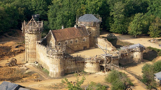 vue-générale-chateau-de-guédelon